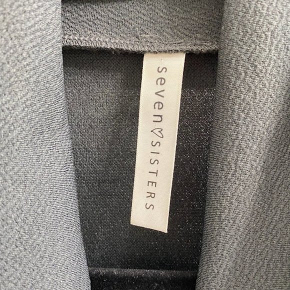 2/$20❤️ | Seven Sisters Black Flowy Vest - Picture 4 of 4